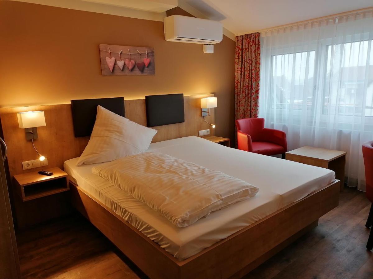 Landgasthof Niebler Adelsdorf Ngoại thất bức ảnh