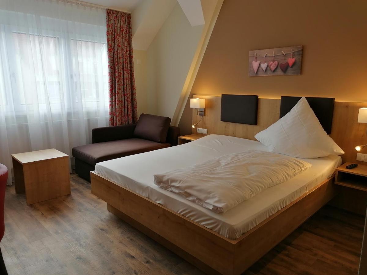 Landgasthof Niebler Adelsdorf Ngoại thất bức ảnh