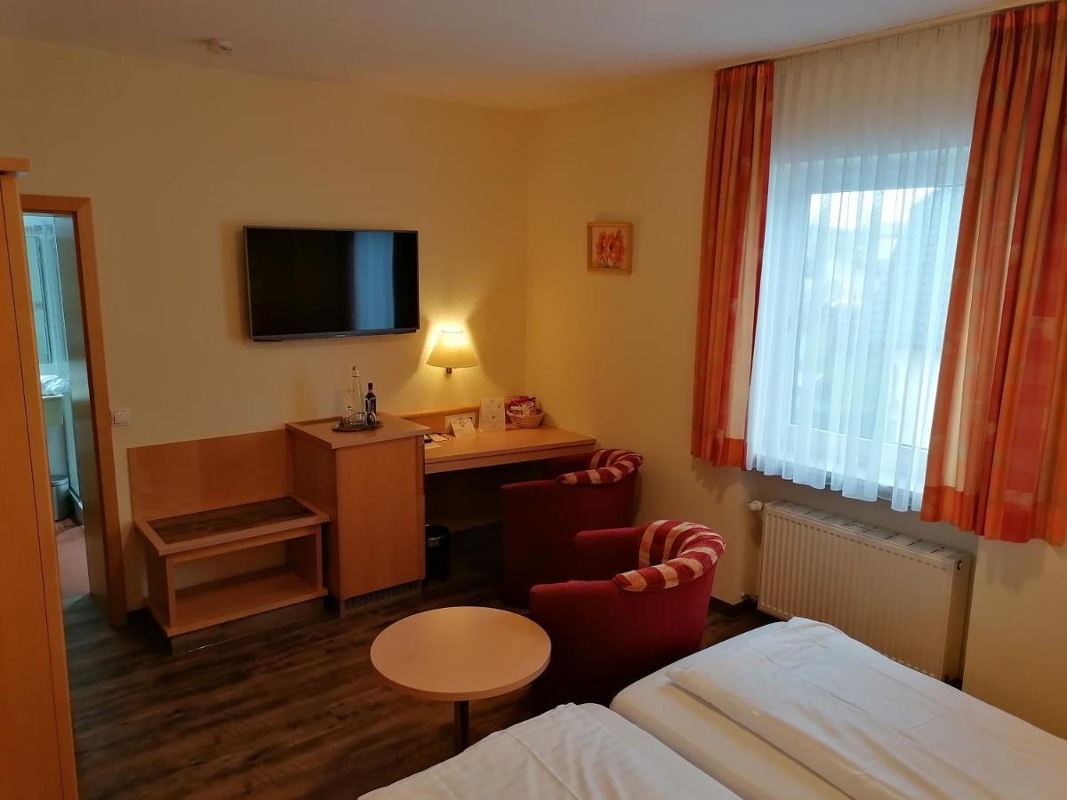 Landgasthof Niebler Adelsdorf Ngoại thất bức ảnh