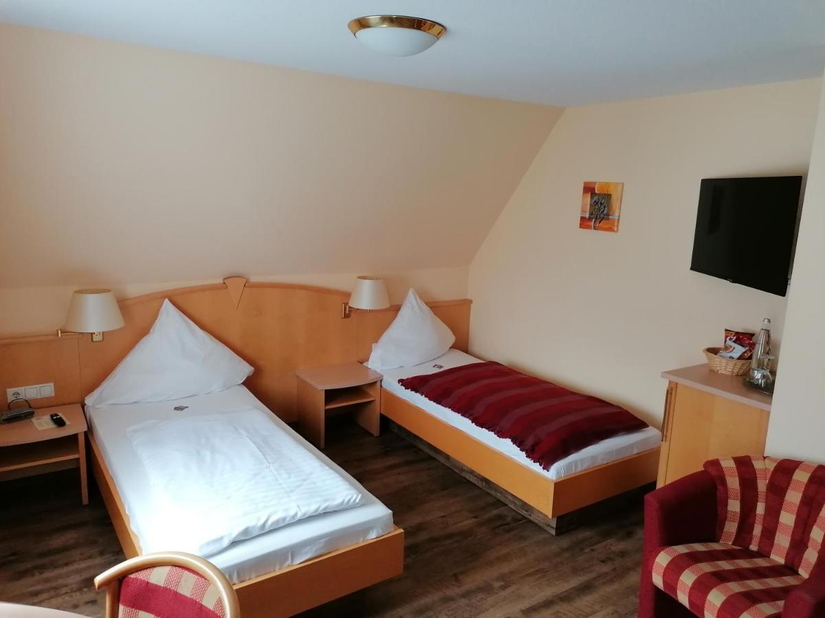Landgasthof Niebler Adelsdorf Ngoại thất bức ảnh