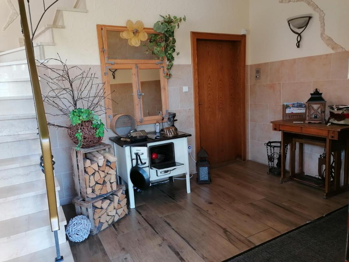 Landgasthof Niebler Adelsdorf Ngoại thất bức ảnh